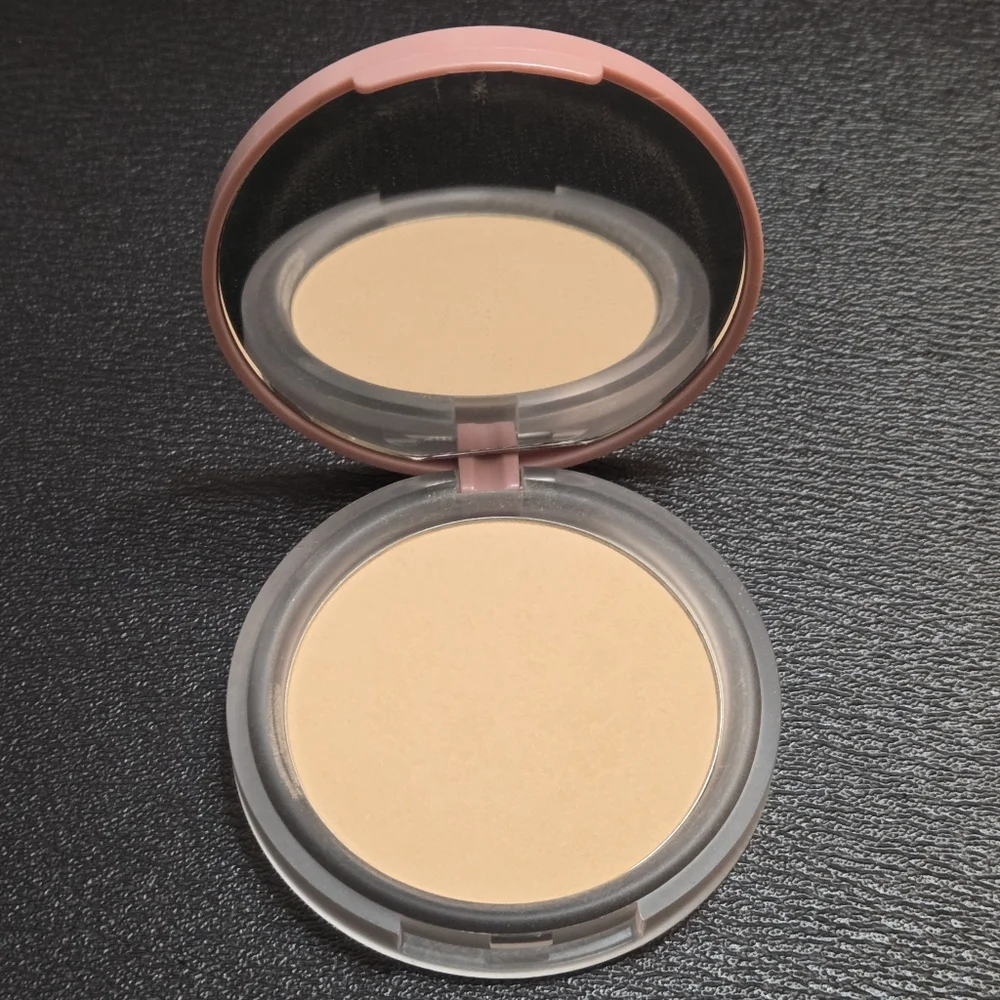 Doll 10 T.C.E Filtered Finishing Powder Powered by Skin-Loving Ingredients